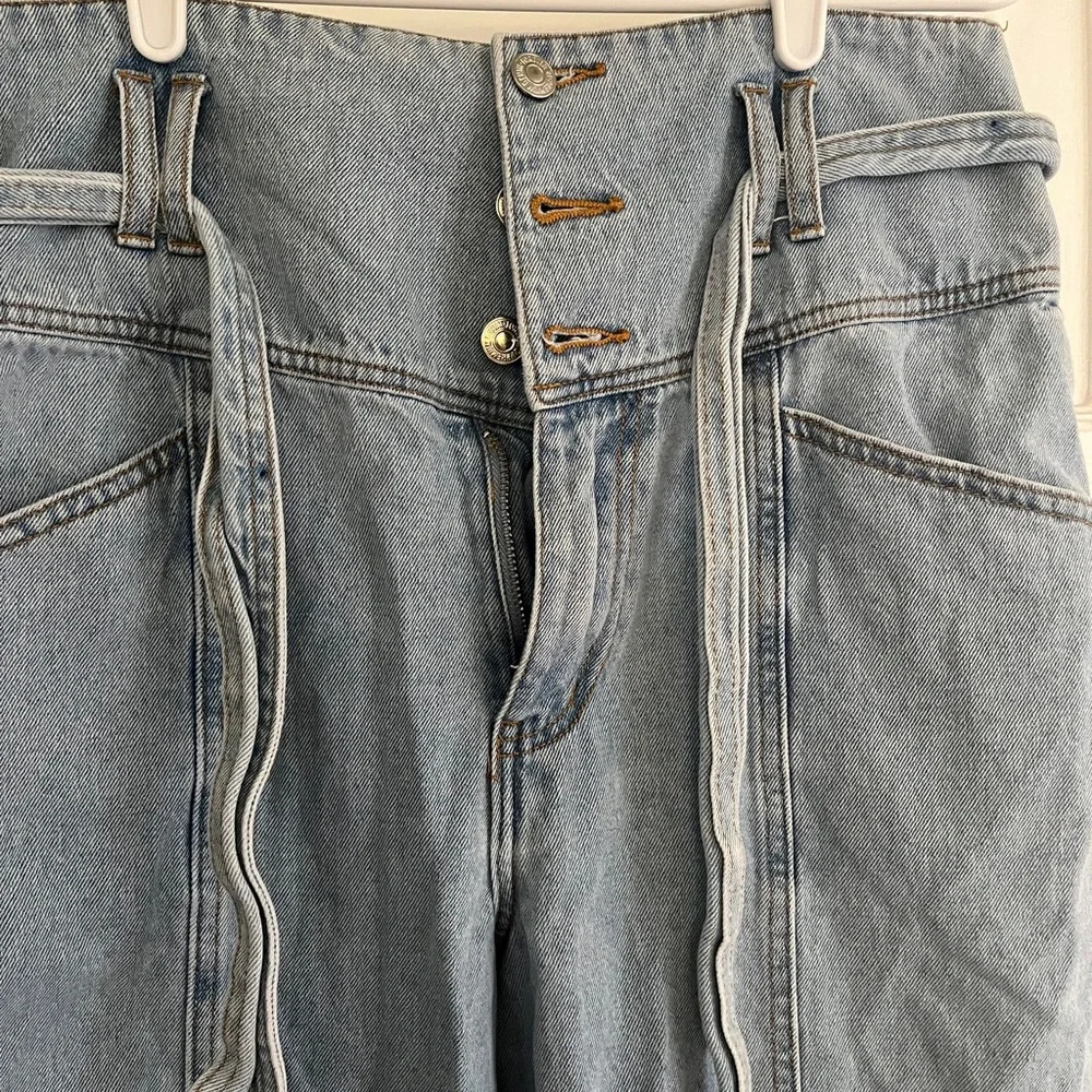 Forever 21 Belted Wide Leg Jeans - Light Blue - Picture 3 of 12